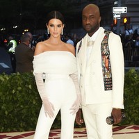 Adalah Virgil Abloh, desainer sekaligus pemilik label Off-White yang merancang busana Kendall tersebut. Virgil baru-baru ini juga terpilih sebagai desainer untuk koleksi busana pria Louis Vuitton, menggantikan Kim Jones. (Foto: Getty Images)