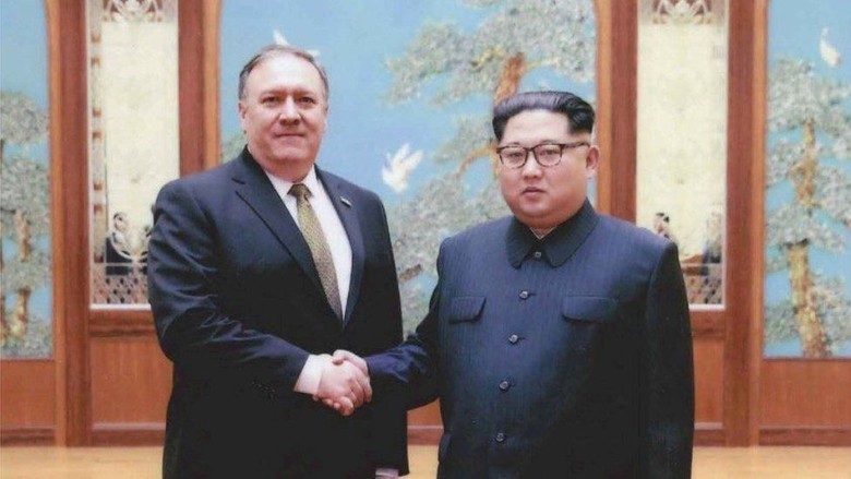 AS Janji Bantu Perekonomian Korut Jika Serahkan Senjata Nuklir AS Janji Bantu Perekonomian Korut Jika Serahkan Senjata Nuklir