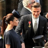 Tidak ketinggalan para selebriti, seperti David Beckham dan istrinya, Victoria Beckham. Kala itu, Victoria tengah mengandung anak keempatnya, Harper Beckham. (Foto: Getty Images)