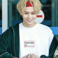 Meskipun EDawn Pentagon dapat membuat penggemar tersihir akan pesonanya, ia belum pernah berada dalam hubungan cinta sebelumnya. (Foto: istimewa)
