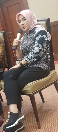 Bos Pertamina dan Sepatu Fendi yang Curi Perhatian 