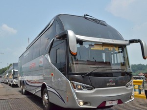 Bus Premium untuk Kelas Ekonomi Layani Rute Sumatera-Jawa