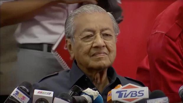 Malaysia's newly elected Prime Minister Mahathir Mohamad attends a news conference in Menara Yayasan Selangor, Malaysia May 12, 2018 in this picture grab taken from video.  REUTERS TV via REUTERS