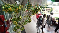 Pernak-pernik ini membuat indah suasana di TPO