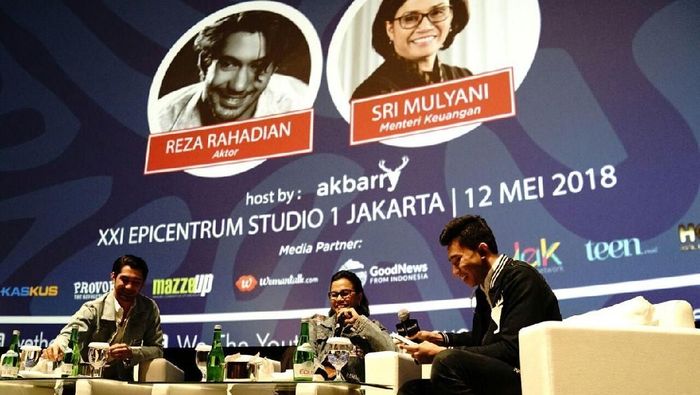 Menkeu Sri Mulyani dan aktor Reza Rahadian/Foto: Dok. Kementerian Keuangan Menkeu Sri Mulyani dan aktor Reza Rahadian/Foto: Dok. Kementerian Keuangan