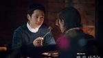 Si Keren Jung Hae-in, Pemain Drama Goblin Juga Pandai Berpose Saat Makan