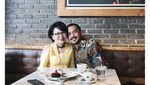 Vakum Jadi Vokalis Band, Begini 10 Pose Giring Nikmati Teh hingga Beefsteak