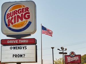 Lucunya! Burger King Ajak Wendys Untuk Pergi Ke Pesta Prom Bersama