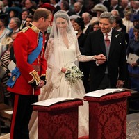 Pangeran William dan Kate Middleton menikah pada 29 April 2011. Keduanya pertama kali bertemu sekitar sepuluh tahun lalu saat sama-sama kuliah di University of St. Andrews, Skotlandia. (Foto: Getty Images)
