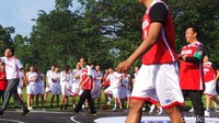 Jokowi dan tim merah hanya bermain satu game saja yang berjalan sekitar 10 menit. Skor berakhir 18-2 dan dimenangi tim DBL.