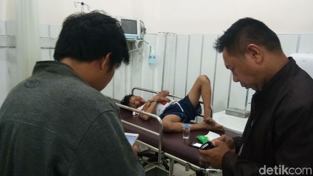 Mereka dibawa ke RS oleh pengendara lainnya