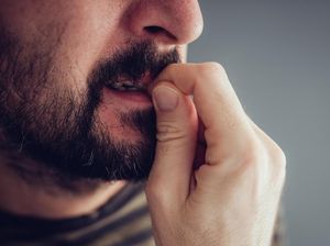 Gara-gara Gigit Kuku, Pria Ini Nyaris Tewas Karena Infeksi