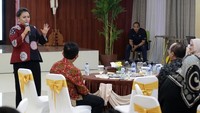 Penghargaan itu diberikan adalam acara Womens Talking & Awarding Indonesian Women Leaders di Auditorium Lantai 11 Kantor Kementrian PPPA, Jalan Medan Merdeka, Jakarta Pusat, Sabtu (12/5). Foto: dok. Kementerian PPA