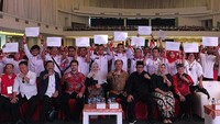 Mereka meminta agar Menpan RB, Menkeu, dan Menkumham segera merevisi UU ASN. Hal itu juga diamini oleh Megawati yang tidak hanya bicara soal kesejahteraan, ia juga menyela dengan cerita cita-cita masa kecilnya yang ingin menjadi perawat. Foto: dok. Megawati