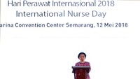 Perawat honorer yang mengikuti acara tersebut langsung curhat ke Mega dan meminta ketegasan soal revisi UU ASN Pasal 131 A tentang pengangkatan ASN. Mega pun langsung mendukung peningkatan status kerja yang berkeadilan bagi perawat di Indonesia dan mendukung revisi UU ASN tahun 2018. Foto: dok. Megawati