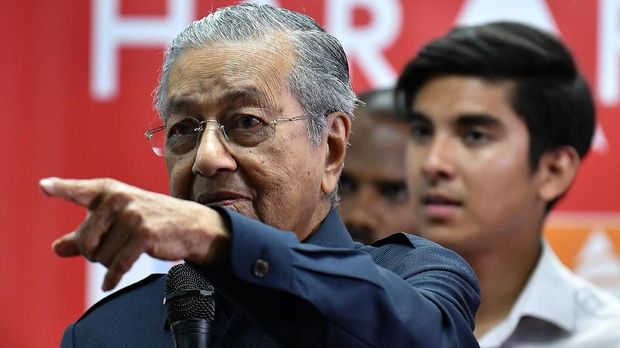 Mahathir Mohamad membuka kembali penyelidikan kasus 1MDB.