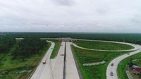 Karena masih konstruksi, saat ini kendaraan dari Pelabuhan Belawan menuju Kualanamu dan Tebing Tinggi masih harus keluar masuk lewat Kota Medan. Foto: PT Hutama Karya (Persero)