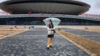 Dari Bandara Daocheng Yading, traveler dapat menuju kota-kota di sekitarnya yang penuh kebudayaan Tibet (Nantawan Sakulmas/Facebook)