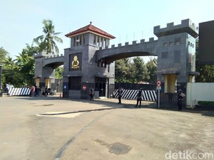 Rusuh Mako Brimob Tak Cuma soal Makanan Napi