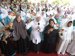 Ulama dan Muslimat NU Situbondo Total Dukung Khofifah-Emil