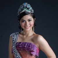 Lama tak terdengar kabarnya, Qory Sandioriva menjadi sorotan lagi menyusul gosip soal perceraiannya dari sang suami, presenter Ramon Y. Tungka. Ketenaran Qory mulai menanjak setelah dinobatkan sebagai Puteri Indonesia 2009. (Foto: istimewa)