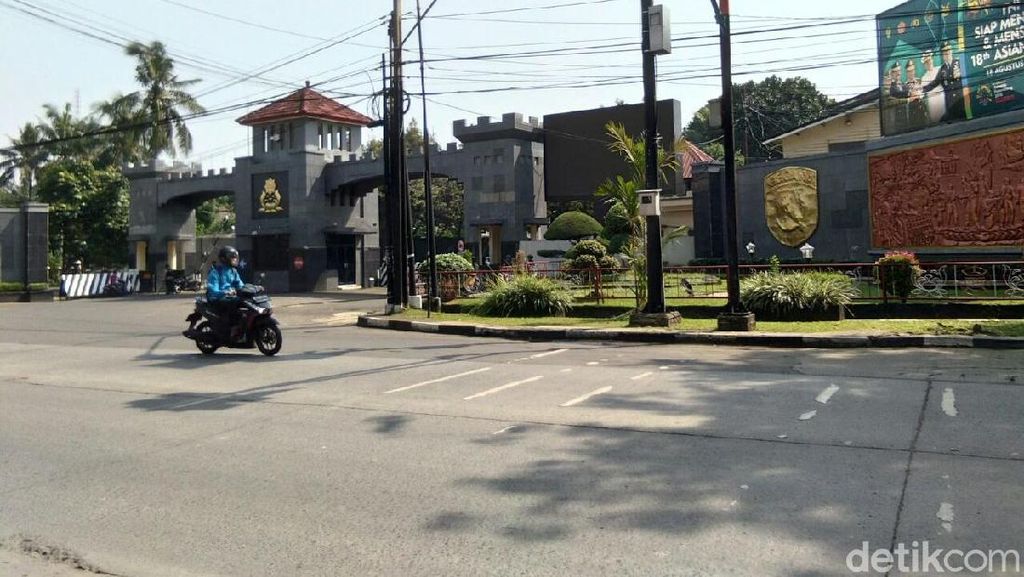 Begini Risiko Kalau Berani Motret Mako Brimob Begini Risiko Kalau Berani Motret Mako Brimob