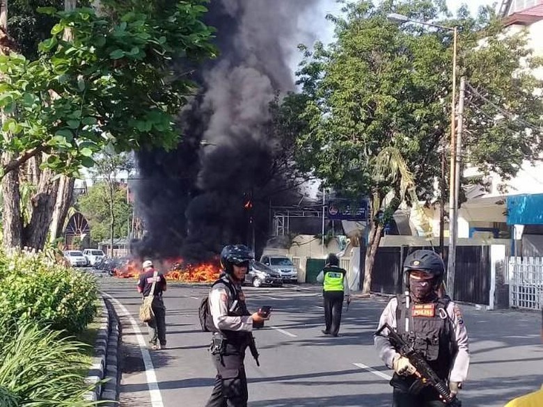 Tuduhan Teroris Pengalihan Isu Bikin Polisi Jadi Korban 2 Kali Tuduhan Teroris Pengalihan Isu Bikin Polisi Jadi Korban 2 Kali
