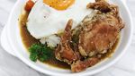 Di Kafe Ini Bisa Ngopi Santai Sambil Main dengan Rakun yang Lucu