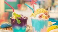  Minuman di kafe ini juga tak kalah menarik lho. Deretan menu milkshake bisa jadi pilihan. Selain manis, tampilannya juga cantik dan Instagramable. Foto: Instagram @pool.time.cafe