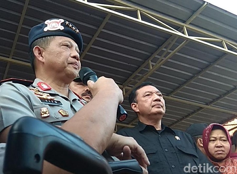 Kapolri: Pengebom Gereja Surabaya Diduga Satu Keluarga Kapolri: Pengebom Gereja Surabaya Diduga Satu Keluarga