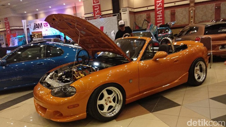 Kerennya Mazda MX-5 Miata NB Hanya Ada 10 di Indonesia Kerennya Mazda MX-5 Miata NB Hanya Ada 10 di Indonesia