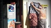 Cara ini lumayan ampuh untuk melindungi pin rekening agar tidak diintip orang lain. Istimewa/oddee.com