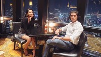 Keduanya juga sempat mengabadikan momen ketika makan malam romantis di sebuah tempat. Foto: Instagram alyssadaguise