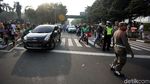 Lalin Sekitar Monas Buka-Tutup Selama Parade Karnaval Asian Games