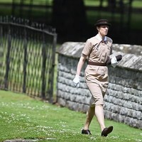 Tak mudah untuk menjadi seorang pengasuh anak kerajaan. Sang nanny pun butuh keterampilan khusus agar anak-anak terjaga maksimal. Turrion sendiri telah dibekali ilmu bela diri hingga menyetir untuk berjaga-jaga jika sesuatu terjadi pada si kecil. Sebelumnya, Turrion telah di-training di sekolah nanny prestis yakni Norland School yang juga mengajarkan teknik anti-terorisme.  Foto: Dok. Getty Images