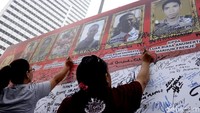 Ungkapan duka tersebut digelar di kawasan CFD, Jakarta, Minggu (13/5/2018).