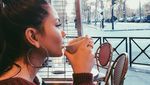 Gaya Keren Kekasih Al Ghazali Saat Kulineran di Paris hingga Bali