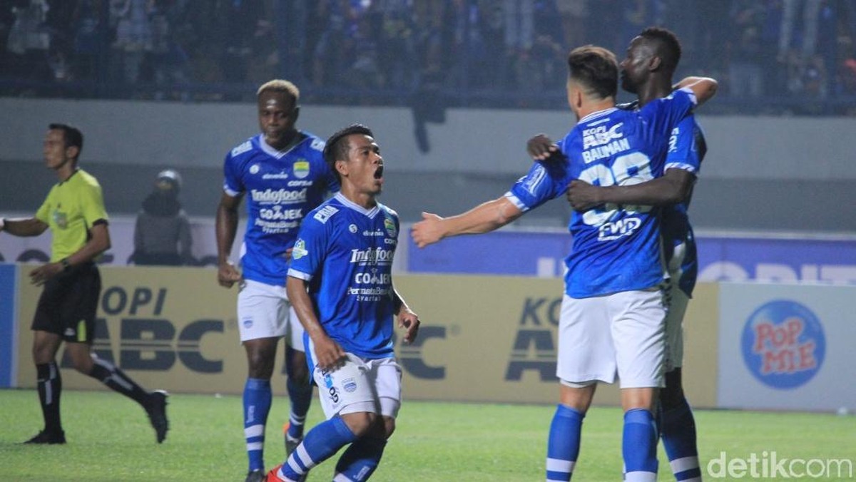 Persib Bandung berlatih sesuai jadwal kickoff Liga 1 di bulan Ramadan. (Wisma Putra/detikSport)