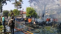 Beberapa jalan di sekitar lokasi ledakan bom dialihkan dan ditutup sementara untuk olah TKP. Istimewa.