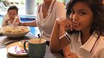 Makin Cantik, Ini Gaya Alexandra Gottardo Saat Afternoon Tea dan Masak Bareng Anak