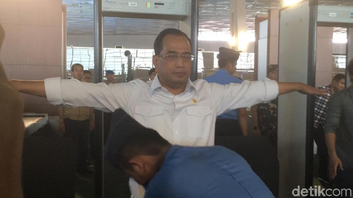 Teror Bom Surabaya, Menhub Minta Bandara RI Dijaga Ketat