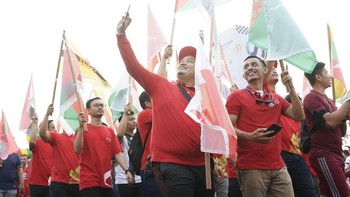 Sebagai salah satu sponsor utama kegiatan Asian Games, Telkomsel yang ada di bawah payung Telkom Group turut memeriahkan kegiatan Parade Asian Games 2018.