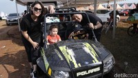 Nah kedua anak mereka, El Mayka Rifat Sungkar dan Mikkairo Riley Sungkar juga berhobi sama karena dukungan keduanya.