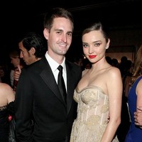 Evan dan Miranda pacaran selama dua tahun sebelum akhirnya menikah. Evan menikahi Miranda pada Mei 2017 silam. Keduanya terpaut dalam jarak usia cukup jauh. Evan tujuh tahun lebih muda dari Miranda. Usianya kini 28 tahun.  Foto: Getty Images