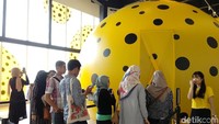 Setiap harinya ada 5 slot waktu yang diberikan pihak Museum MACAN. Pengunjung dapat memilih ketersediaan waktu sesuai dengan kuota. Setiap hari ada kuota 1500 pengunjung.  Foto: Tia Agnes/ detikHOT