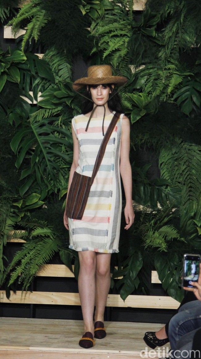 Fashion show Ikat Indonesia by Didiet Maulana yang bertajuk Mentari di Hotel Monopoli, Kemang, Jakarta, Selasa [8/5/2018]. Foto: Mohammad Abduh/Wolipop