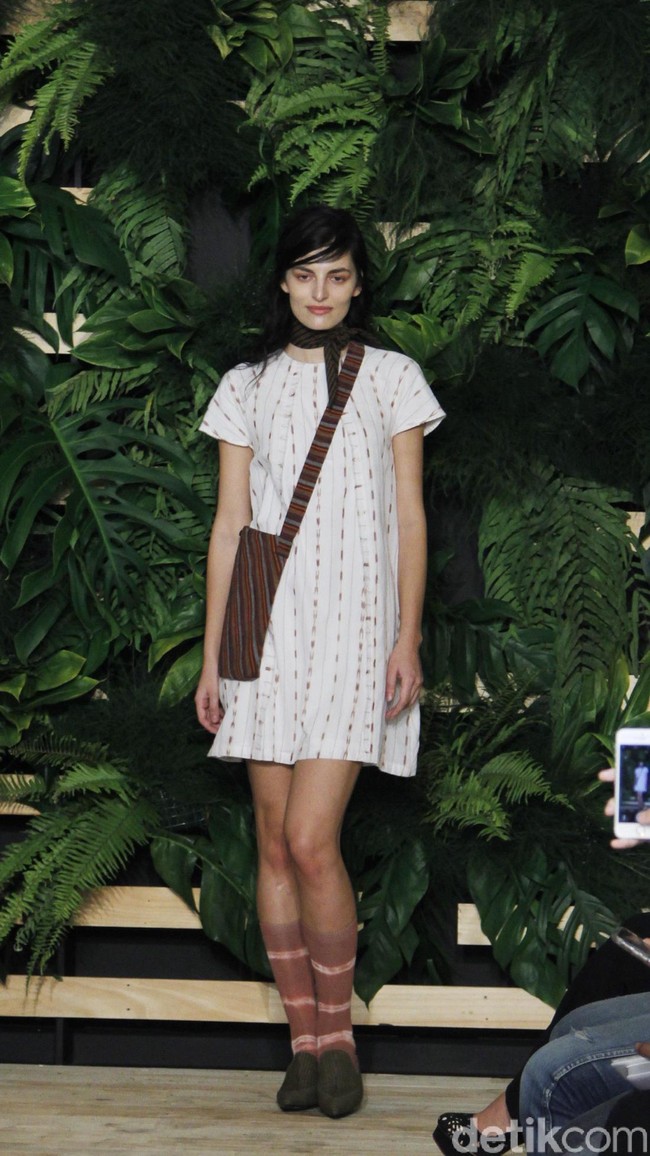 Fashion show Ikat Indonesia by Didiet Maulana yang bertajuk Mentari di Hotel Monopoli, Kemang, Jakarta, Selasa [8/5/2018]. Foto: Mohammad Abduh/Wolipop