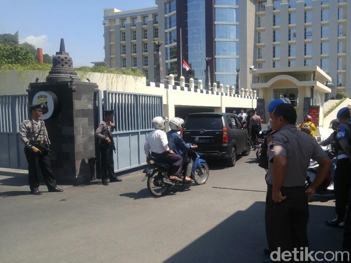 Pengamanan Polda Jateng diperketat, Senin (14/5/2018).