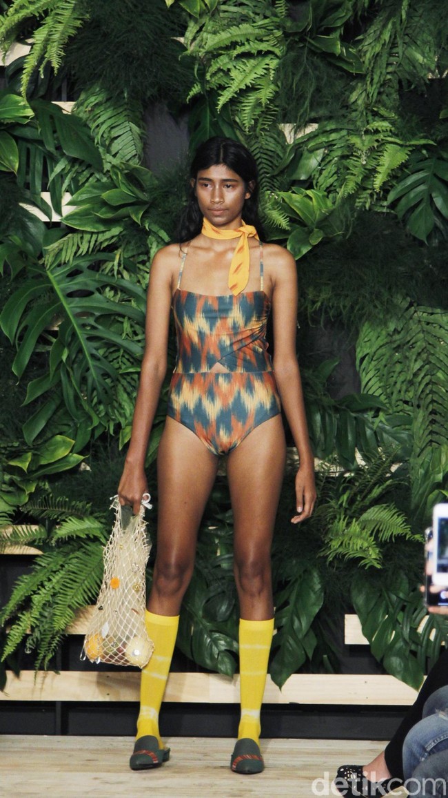 Fashion show Ikat Indonesia by Didiet Maulana yang bertajuk Mentari di Hotel Monopoli, Kemang, Jakarta, Selasa [8/5/2018]. Foto: Mohammad Abduh/Wolipop