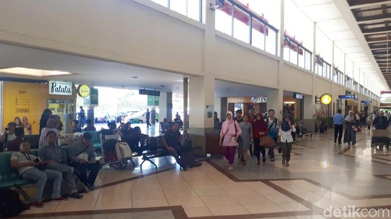 Foto: Situasi Bandara Juanda (Shinta Angriyana/detikTravel) Foto: Situasi Bandara Juanda (Shinta Angriyana/detikTravel)